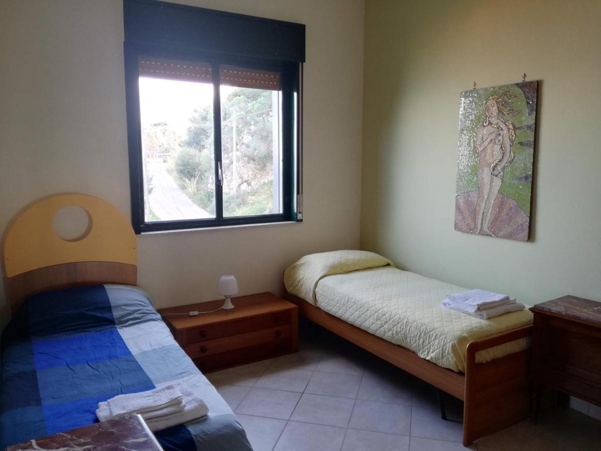 Casa Vacanze La Petrusella Trabia Exteriör bild