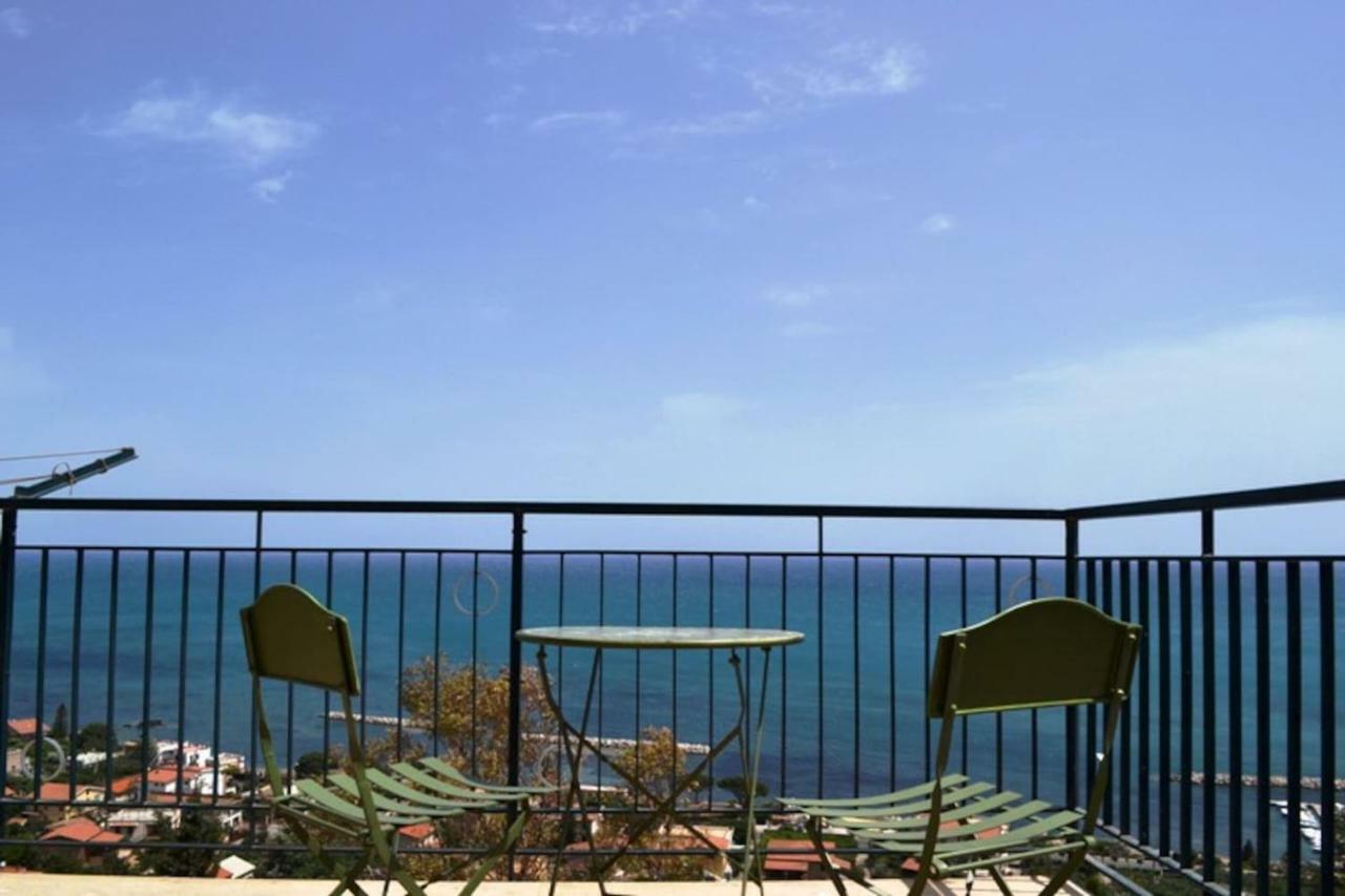 Casa Vacanze La Petrusella Trabia Exteriör bild