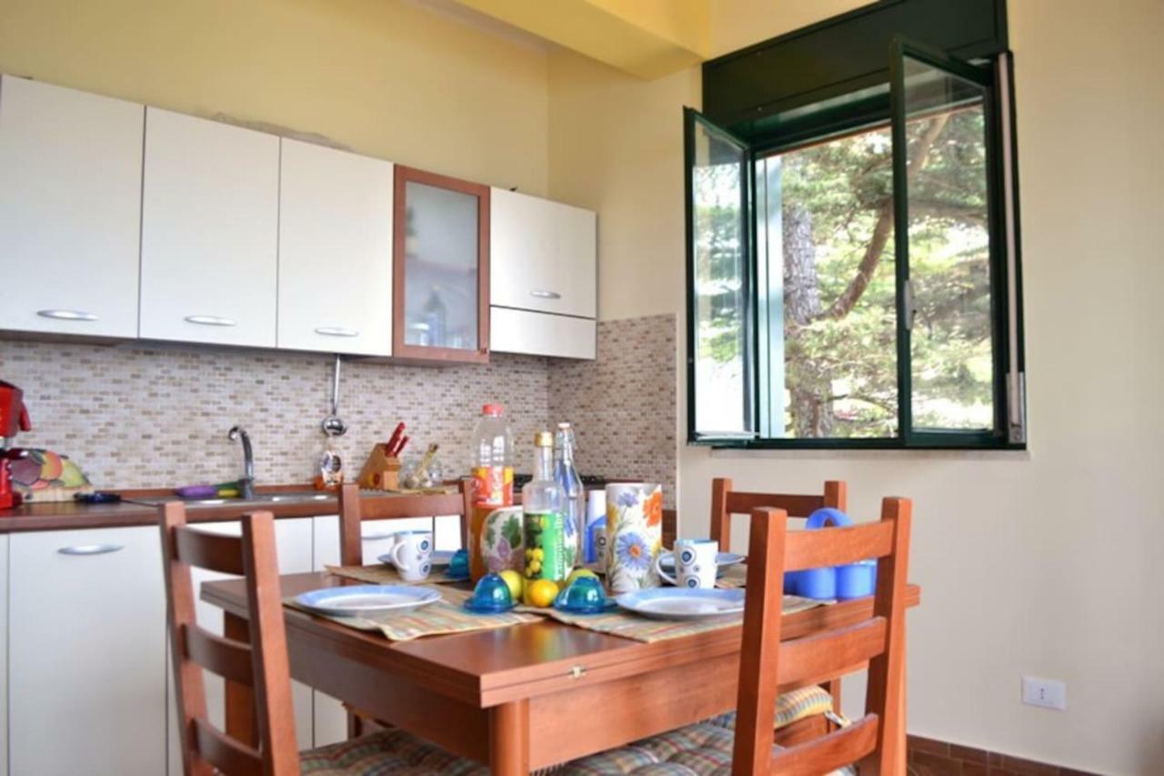Casa Vacanze La Petrusella Trabia Exteriör bild